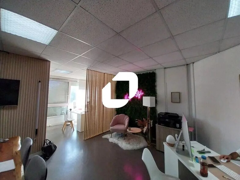 Bureau dans Montpellier à vendre - Photo de l’immeuble – Image 2 sur 7