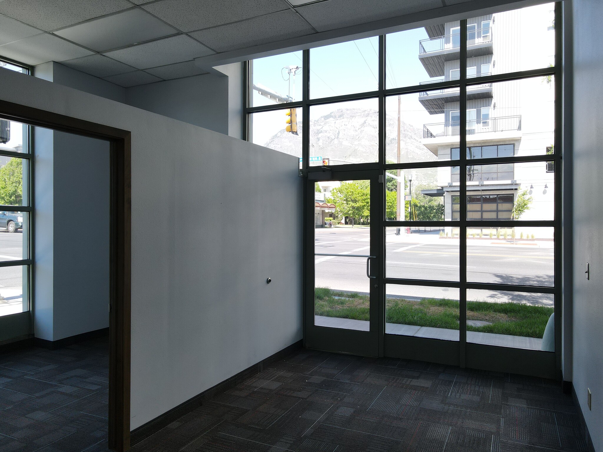 475-493 N Freedom Blvd, Provo, UT à louer Photo de l’immeuble– Image 1 sur 4