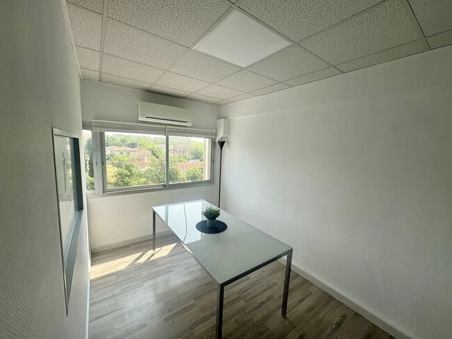 Plus de détails pour Bureau à vendre