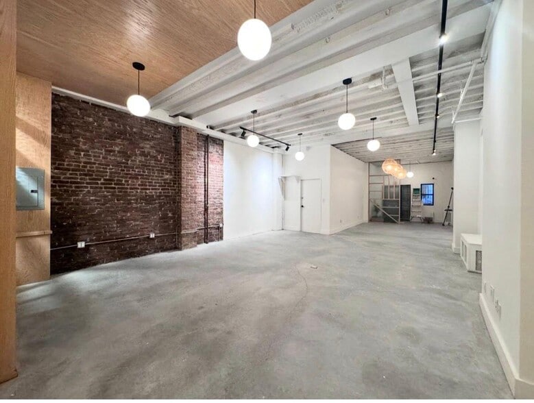 786 Knickerbocker Ave, Brooklyn, NY à louer - Photo intérieure – Image 2 sur 5