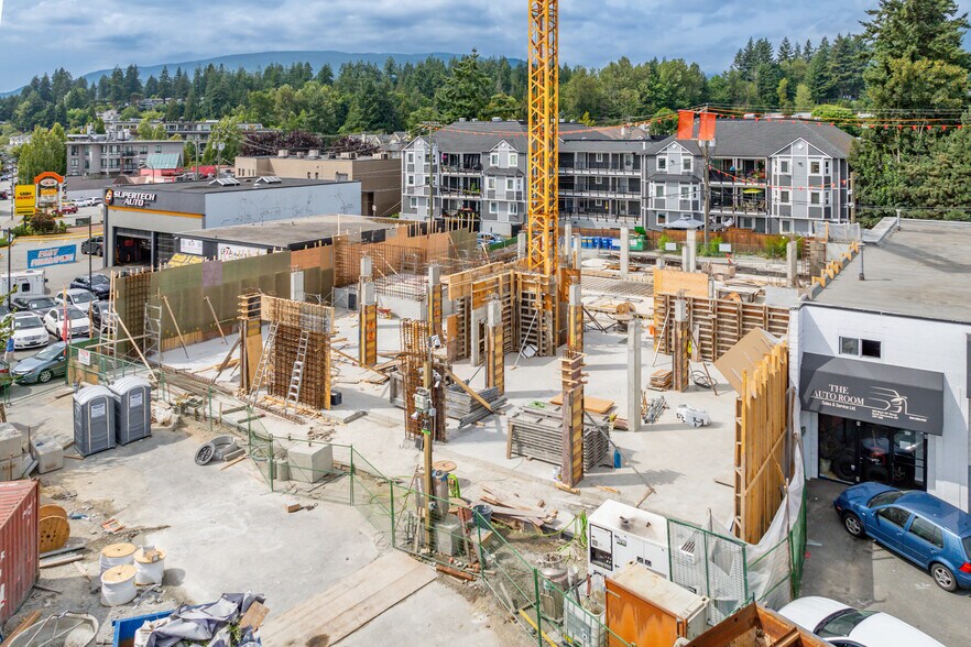880 15th St W, North Vancouver, BC à louer - Photo de la construction – Image 3 sur 4