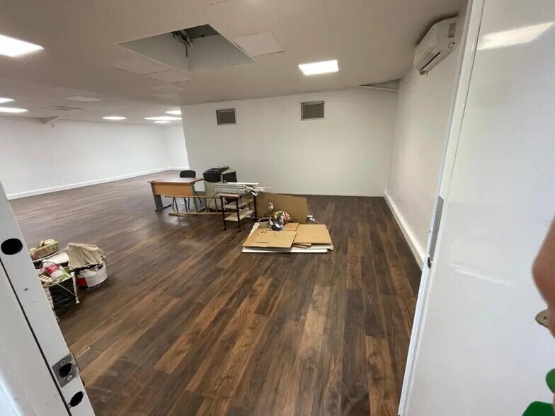 Bureau dans Lieusaint à louer - Photo de l’immeuble – Image 1 sur 5