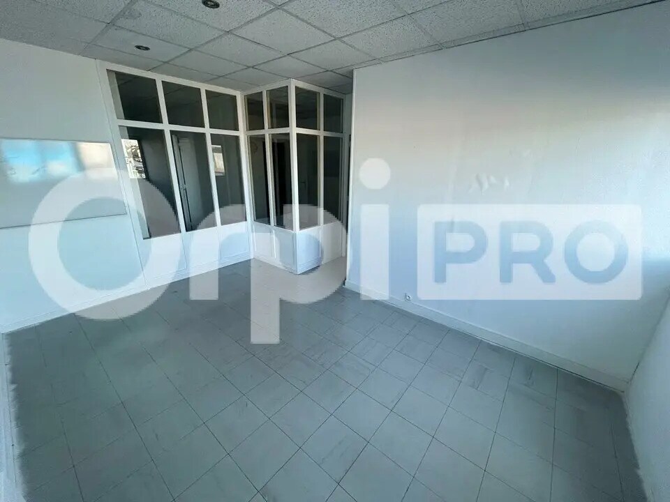 Local commercial dans Ormoy à louer Photo intérieure– Image 1 sur 9