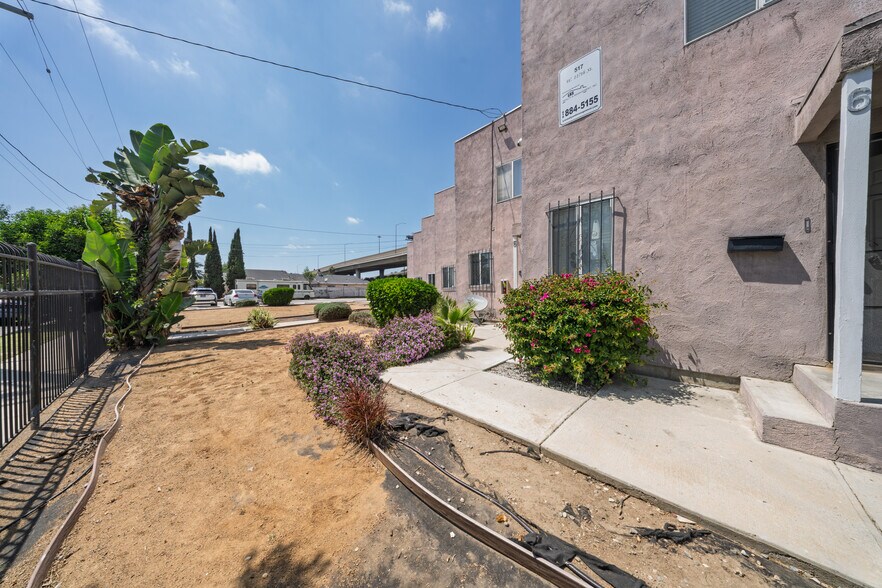 517 W 117th St, Los Angeles, CA à vendre - Photo de l’immeuble – Image 3 sur 7