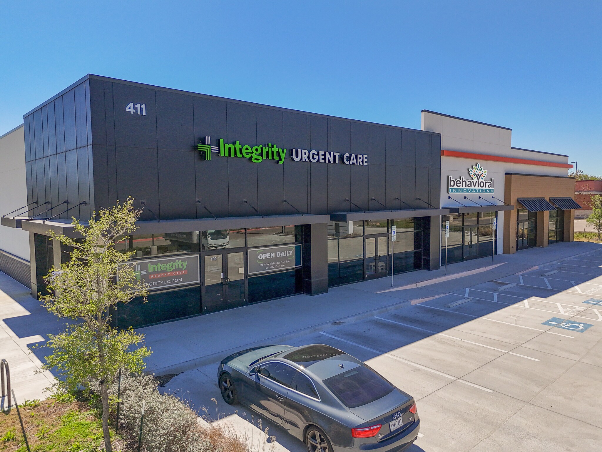 401-411 Alta Mere Dr, Fort Worth, TX à louer Photo principale– Image 1 sur 17