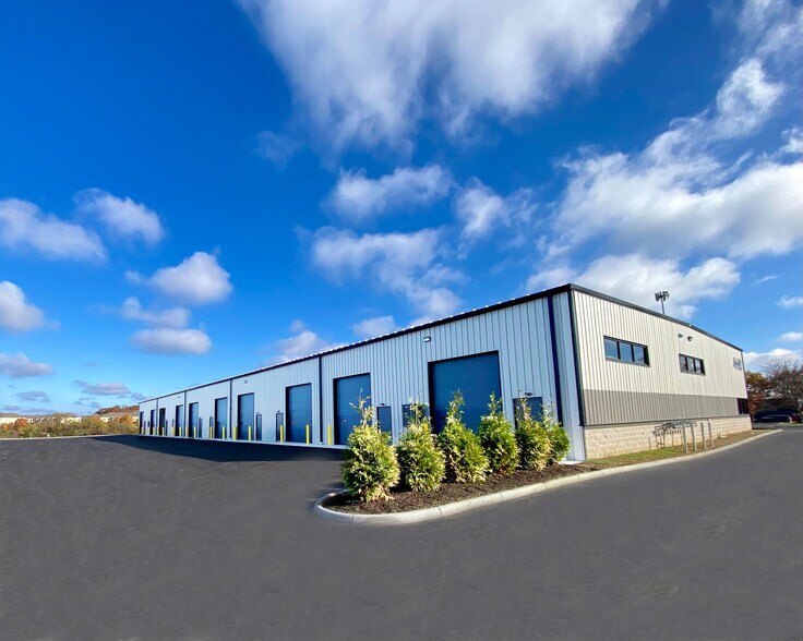 4440-4460 Reynolds Drive, Hilliard, OH à louer - Photo de l’immeuble – Image 2 sur 5