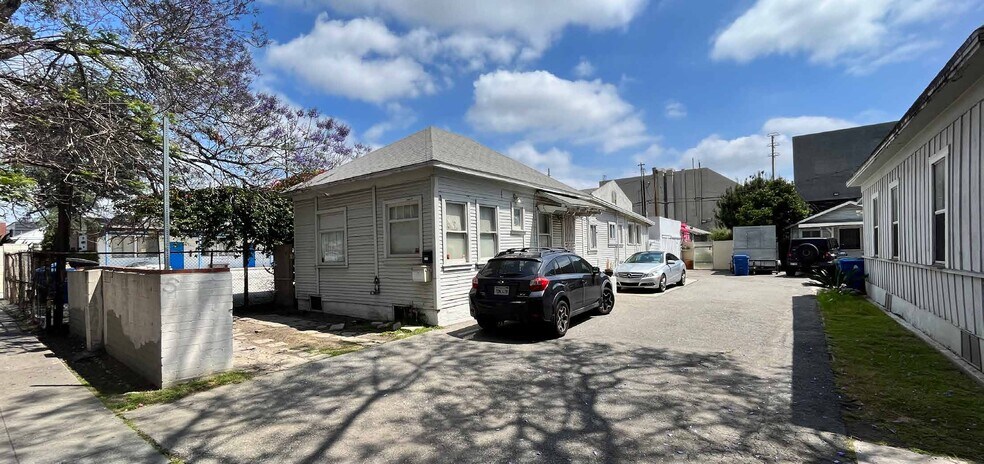2122-2126 Corinth Ave, Los Angeles, CA à vendre - Photo de l’immeuble – Image 3 sur 7