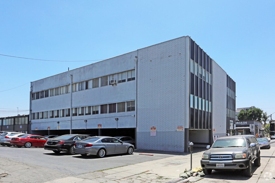 8281 Melrose Ave, Los Angeles, CA à louer - Photo de l’immeuble – Image 2 sur 11