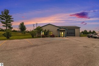Plus de détails pour 1859 Southpeak Dr, Traverse City, MI - Industriel/Logistique à vendre