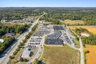 4290 W Jonathan Moore Pike, Columbus, IN à louer Photo intérieure– Image 2 sur 54