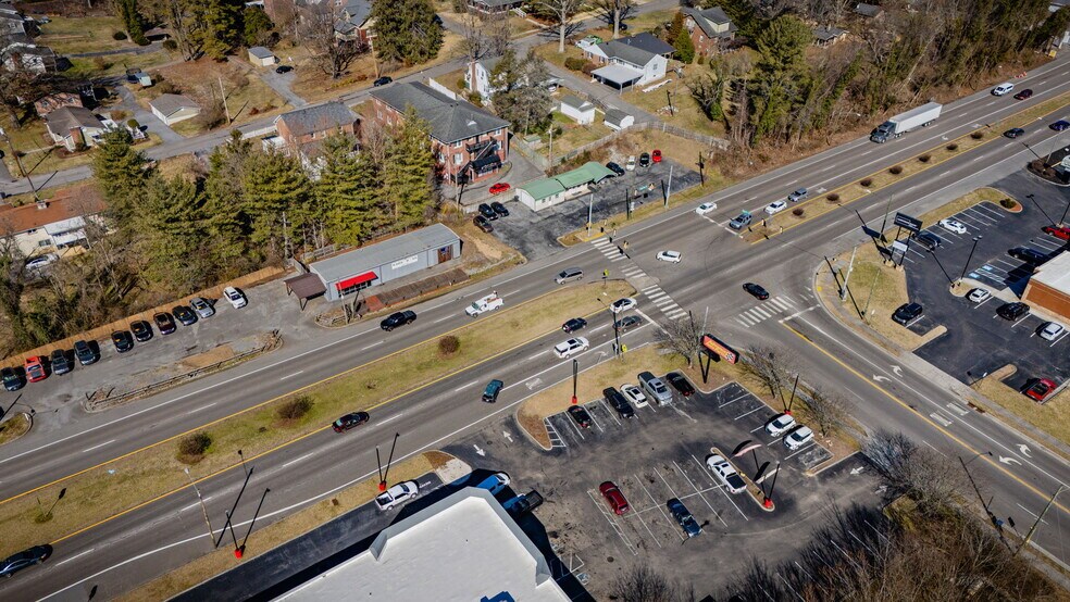 700 Volunteer Pky, Bristol, TN à vendre - Photo de l’immeuble – Image 3 sur 15
