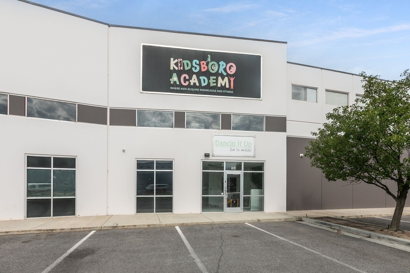 445 N 700 W, North Salt Lake, UT 84054 - Lot 104 -  - Photo intérieure - Image 1 of 10
