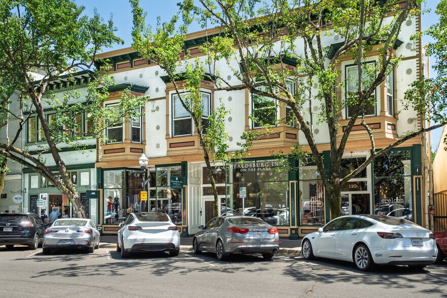 110 Matheson St, Healdsburg, CA à vendre - Photo de l’immeuble – Image 1 sur 63