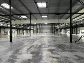 Industriel/Logistique dans Buc à louer Photo intérieure– Image 2 sur 2