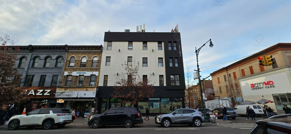 5102 5th Ave, Brooklyn, NY à louer - Photo de l’immeuble – Image 2 sur 8