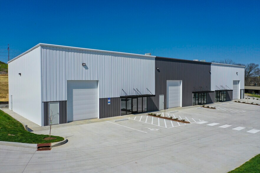 208 Bear Commerce Dr, Columbia, TN à vendre - Photo de l’immeuble – Image 2 sur 5