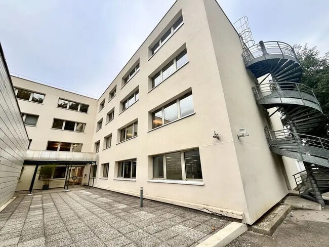 Plus de détails pour Bureau à louer