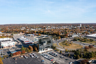 666 Old Country Rd, Garden City, NY - VUE AÉRIENNE  vue de carte - Image1