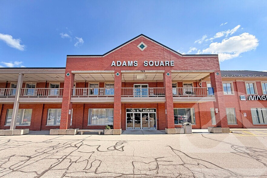 725 S Adams Rd, Birmingham, MI à louer - Photo de l’immeuble – Image 1 sur 35