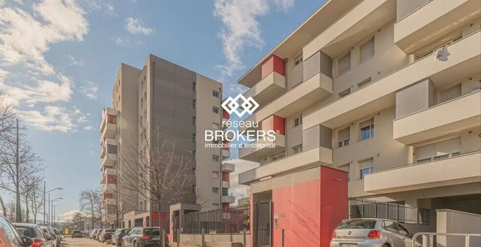 Local commercial dans Échirolles à vendre - Photo de l’immeuble – Image 2 sur 15