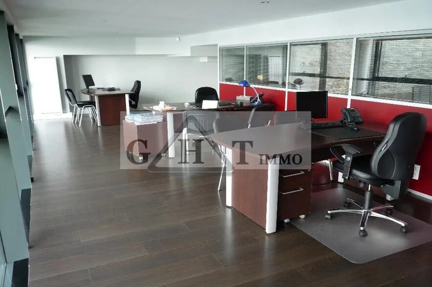 Bureau dans Ivry-sur-Seine à louer - Photo de l’immeuble – Image 2 sur 11