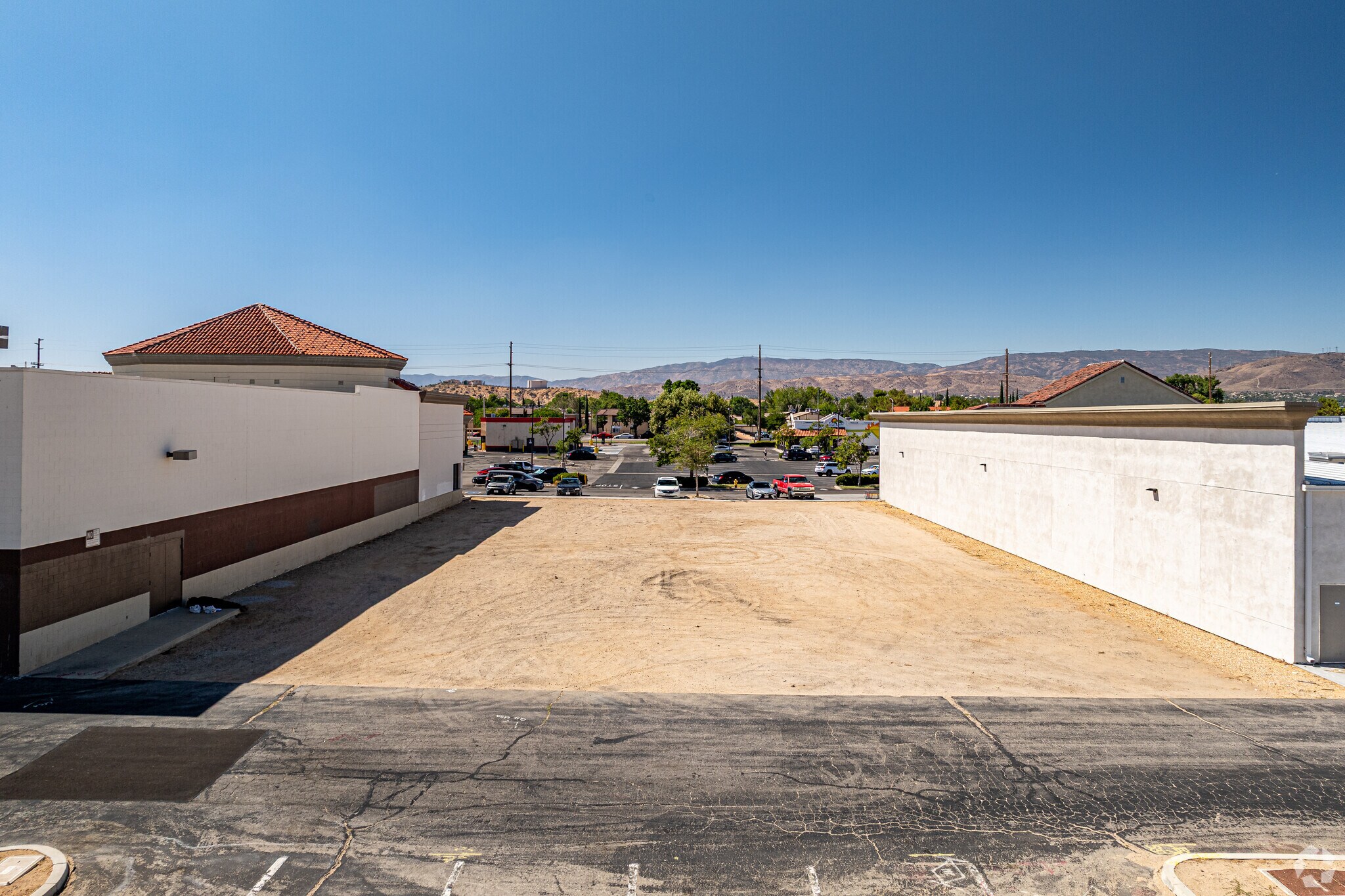 4105 W Avenue L, Lancaster, CA à louer Photo principale– Image 1 sur 6