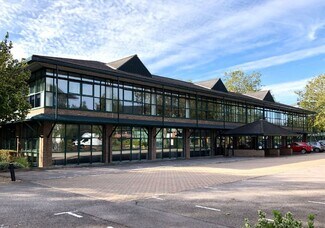 Plus de détails pour 3 Roxborough Way, Maidenhead - Bureau à louer