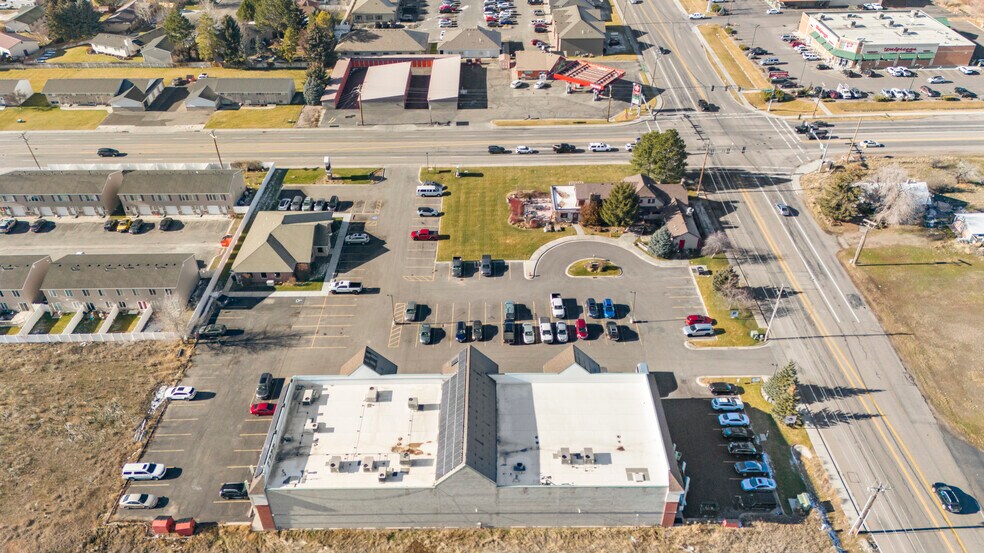 3544 E 17th St, Ammon, ID à louer - Photo de l’immeuble – Image 2 sur 33