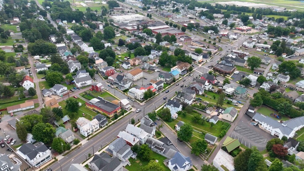 413-455 East St portefeuille de 5 biens à vendre sur LoopNet.fr - Vidéo sur l’annonce professionnelle – Image 2 sur 36