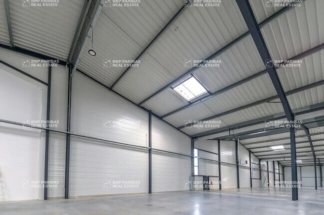 Plus de détails pour Bureau, Local d'activités à louer