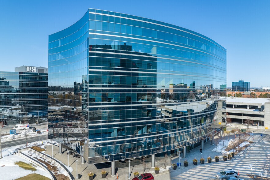 150 Commerce Valley Dr W, Markham, ON à vendre - Photo principale – Image 1 sur 5