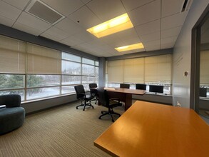 99 Conifer Hill Dr, Danvers, MA à louer Photo intérieure– Image 1 sur 3