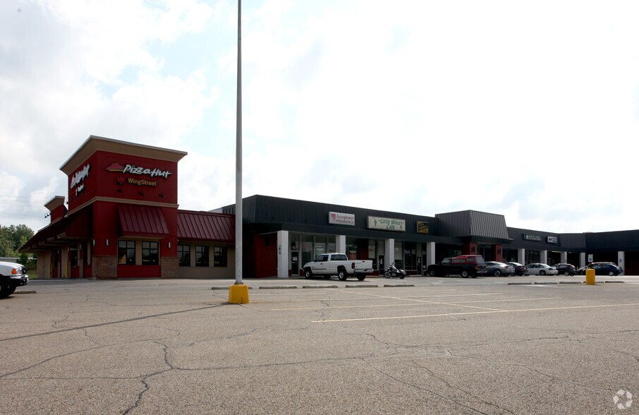 2700-2790 Mahoning Ave NW, Warren, OH à louer - Photo de l’immeuble – Image 2 sur 25