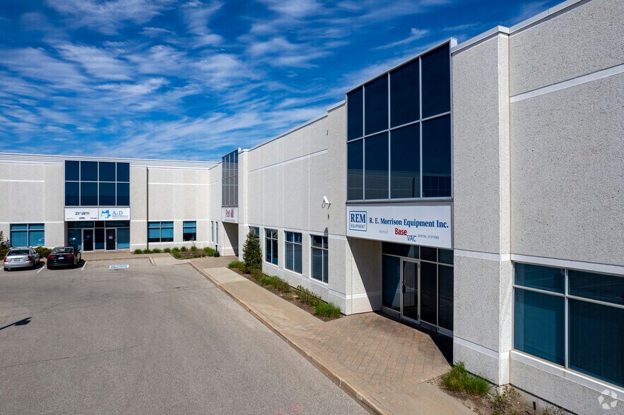 3615 Laird Rd, Mississauga, ON à louer - Photo de l’immeuble – Image 3 sur 6