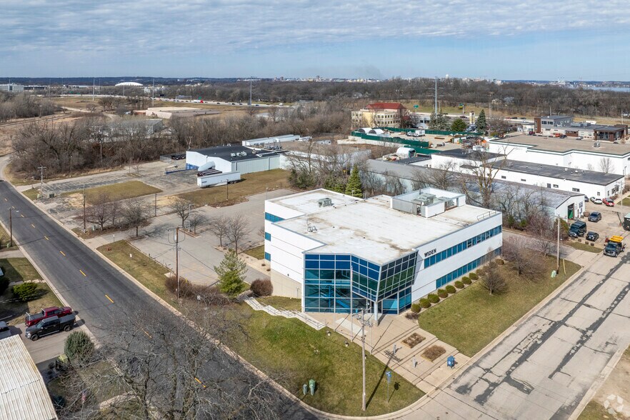 6911 Mangrove Ln, Monona, WI à louer - Aérien – Image 2 sur 27