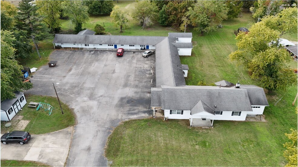 1950 N Illinois Ave, Carbondale, IL à vendre - Photo de l’immeuble – Image 1 sur 6