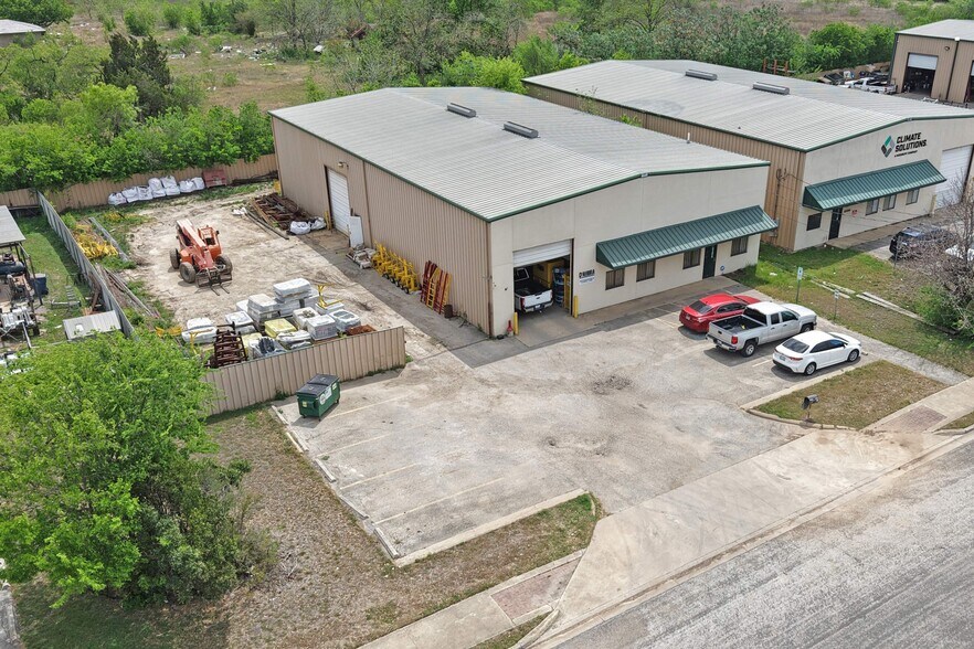 2320 Patterson Industrial Blvd, Pflugerville, TX à vendre - Photo de l’immeuble – Image 1 sur 13