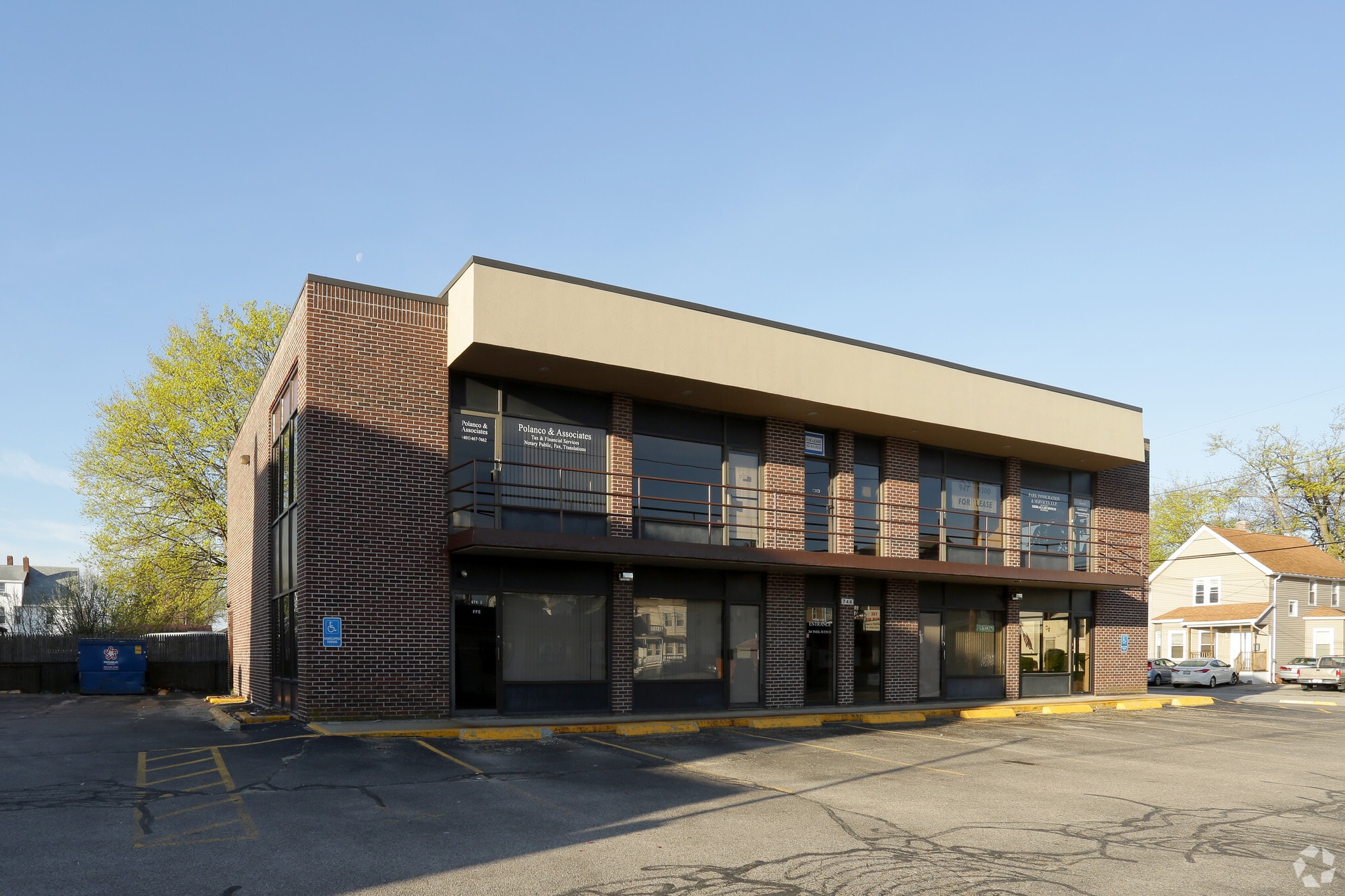 744 Park Ave, Cranston, RI à louer Photo principale– Image 1 sur 4