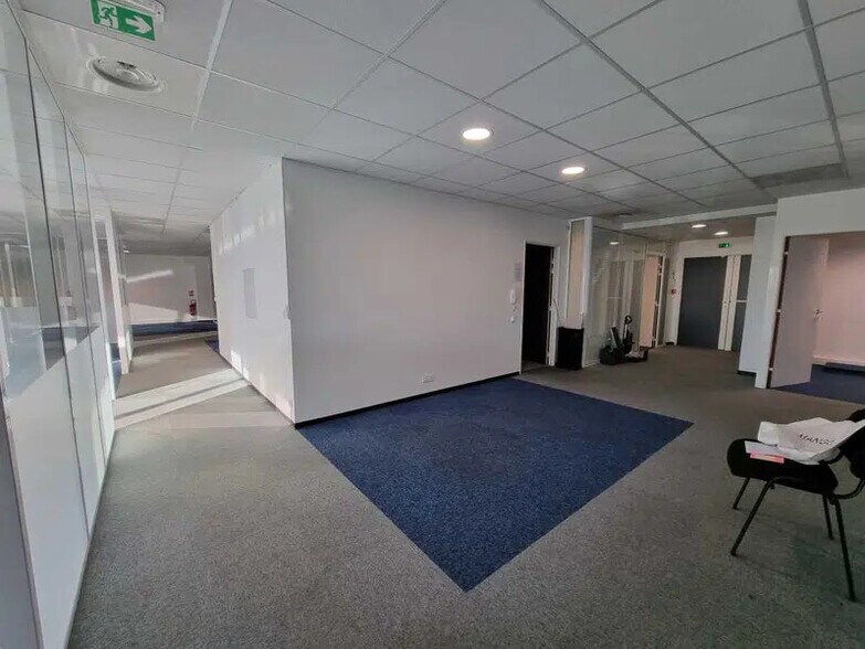 Bureau dans La Ciotat à louer - Photo intérieure – Image 3 sur 15