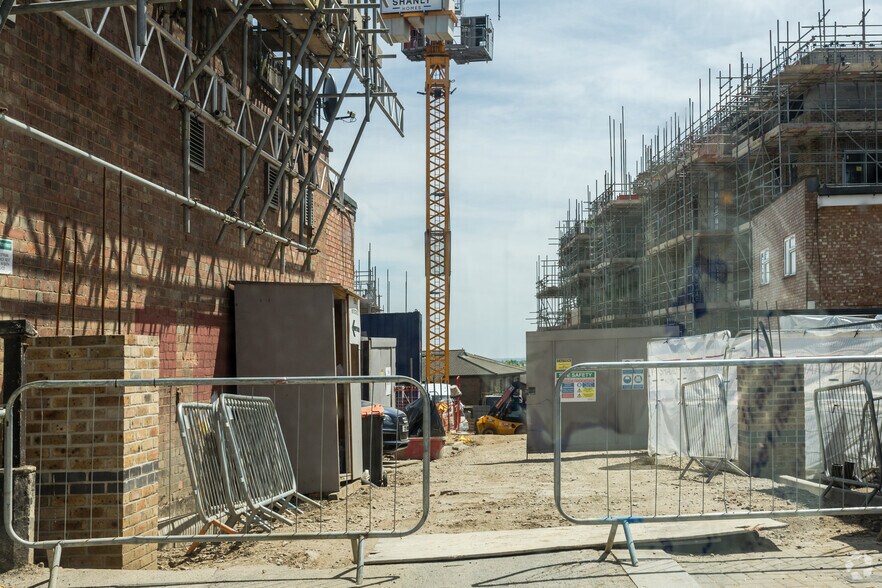 164 High St, Barnet à louer - Photo de l’immeuble – Image 2 sur 2