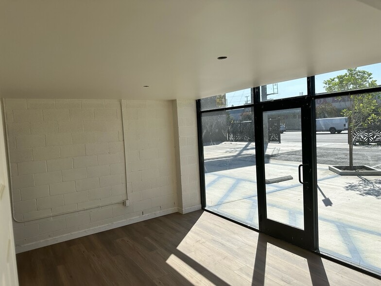 7626 Balboa Blvd, Van Nuys, CA à louer - Photo principale – Image 3 sur 8