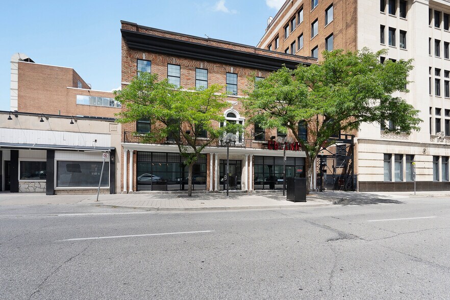 46-58 Chatham St W, Windsor, ON à louer - Photo de l’immeuble – Image 2 sur 45