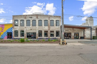 1325 Quincy St NE, Minneapolis, MN à louer Photo de l’immeuble– Image 1 sur 26