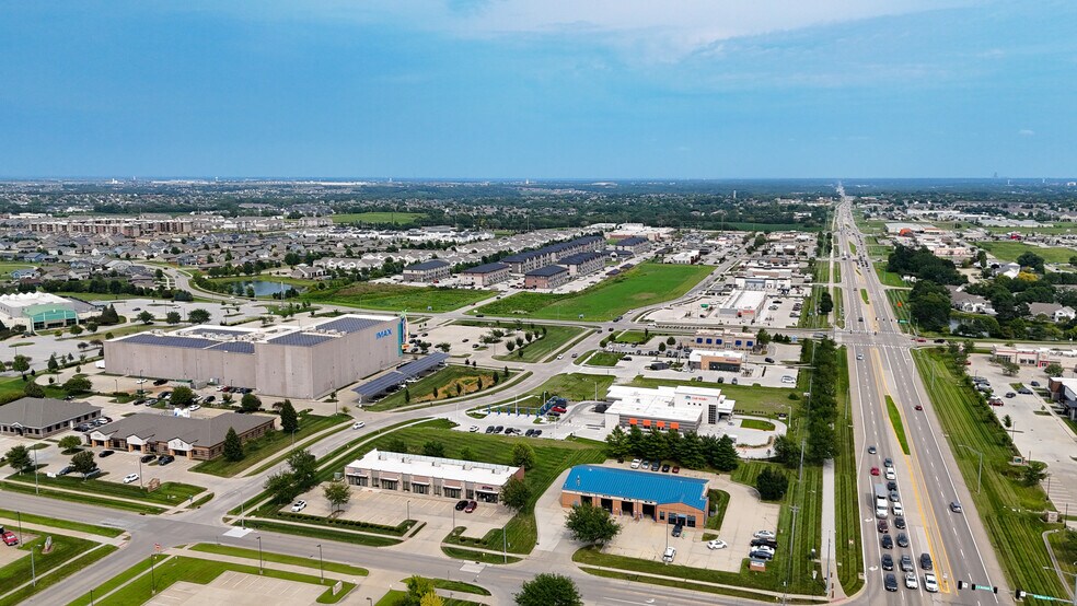 55-95 Dartmoor Dr, Waukee, IA à louer - Photo de l’immeuble – Image 3 sur 12