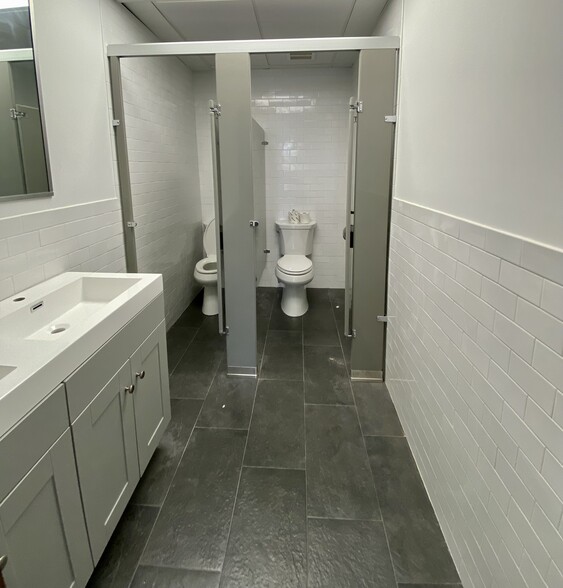 518 Rockaway Ave, Valley Stream, NY à louer - Photo intérieure – Image 3 sur 11