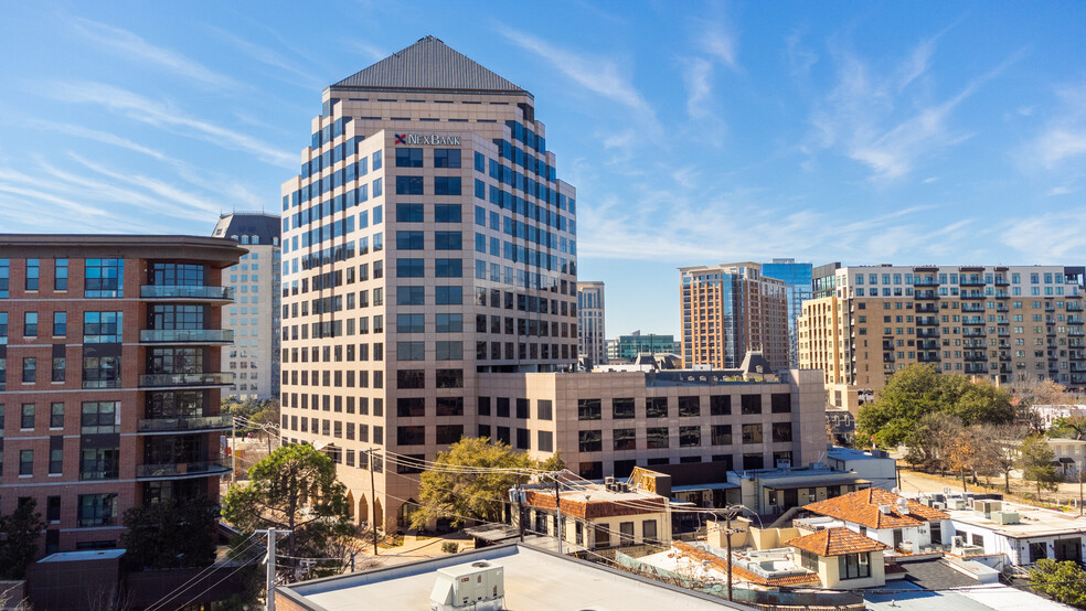 2515 McKinney Ave, Dallas, TX à louer - Photo de l’immeuble – Image 2 sur 22