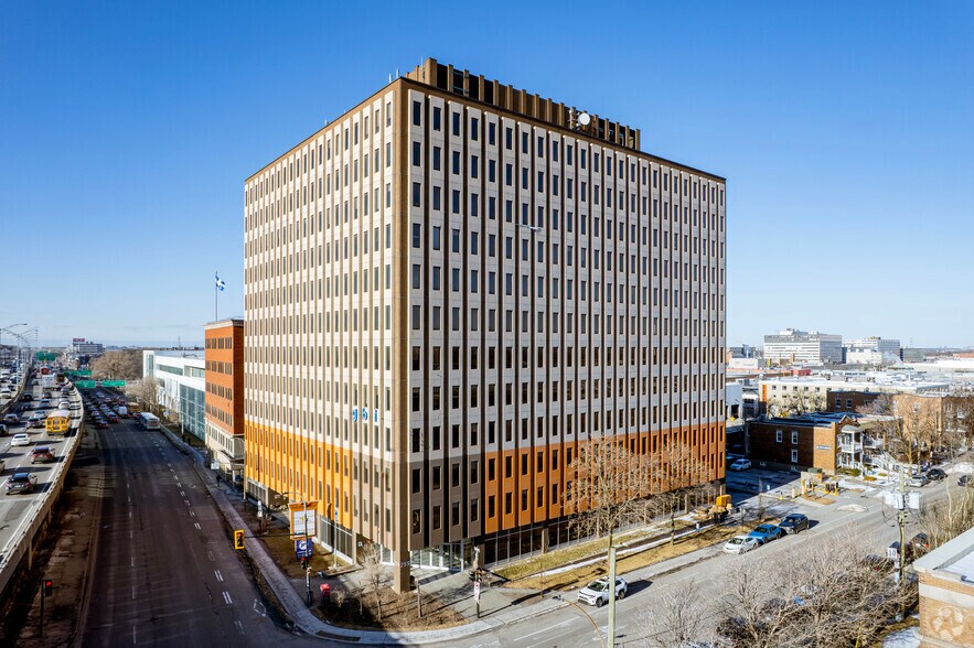 255 Boul Crémazie E, Montréal, QC à louer - Photo principale – Image 1 sur 27