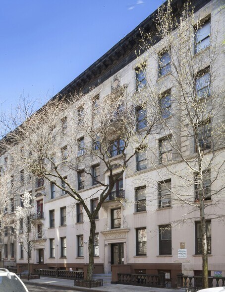 207-209 W 107th St portefeuille de 2 biens à vendre sur LoopNet.fr - Photo de l’immeuble – Image 2 sur 2
