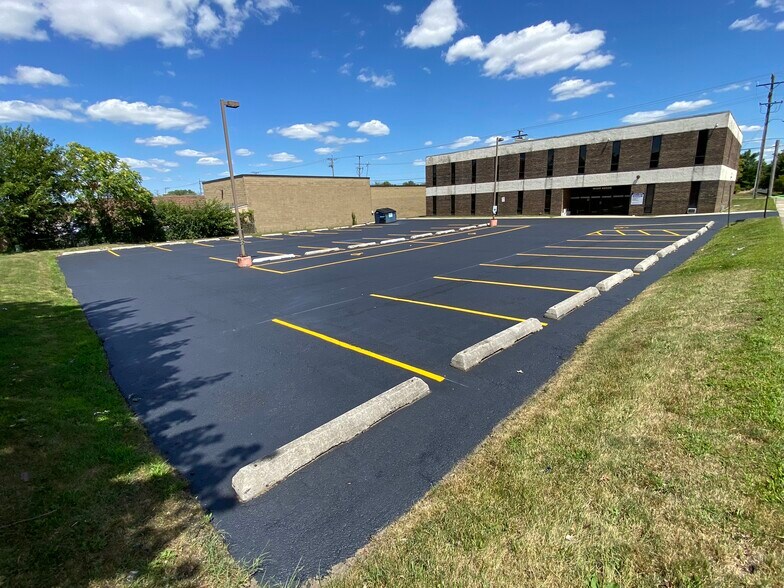 18350 Kedzie Ave, Homewood, IL à louer - Photo de l’immeuble – Image 1 sur 29