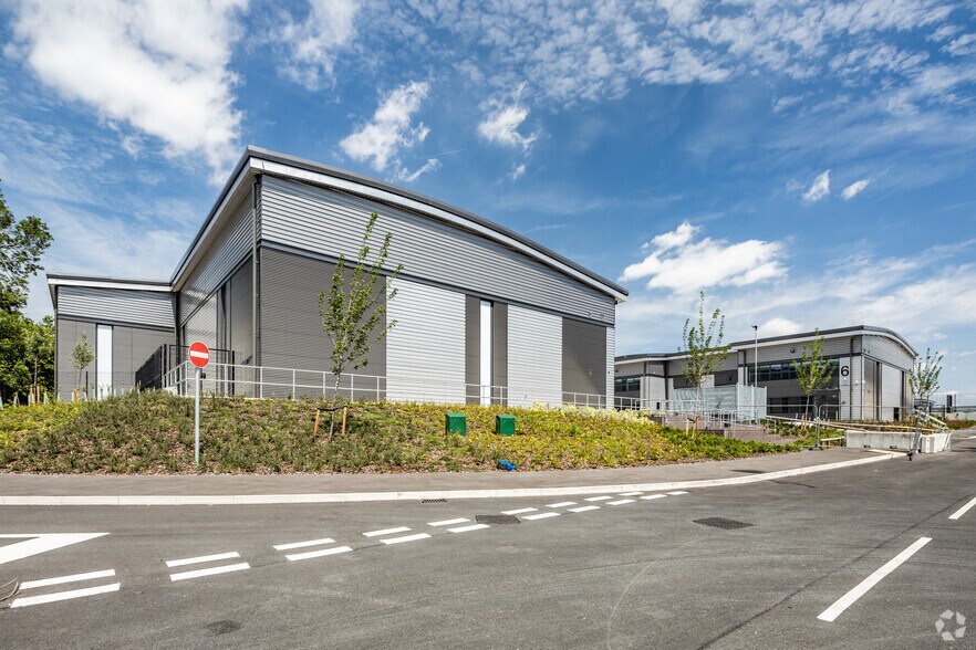 Grimshaw Ln, Manchester à louer - Photo principale – Image 1 sur 32
